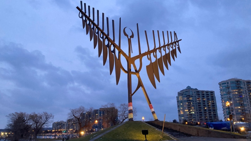 The Spirit Catcher in downtown Barrie, Ont. (CHRIS GARRY/CTV NEWS)