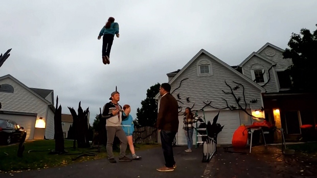 'Stranger Things' Halloween decoration goes viral | CTV News