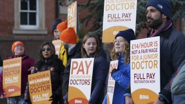 UK sees health workers strike over wages