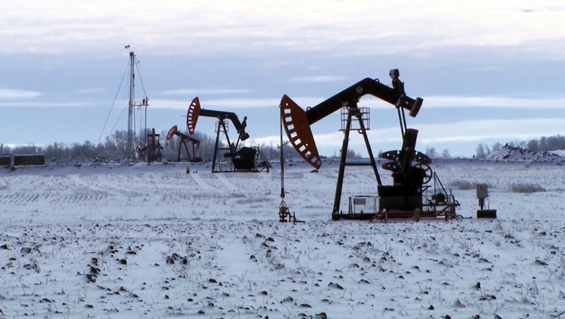 An oil well can be seen in this undated file photo. (File)