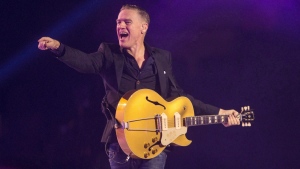 Bryan Adams performs during the Invictus Games closing ceremony in Toronto on September 30, 2017. (THE CANADIAN PRESS/Chris Young)