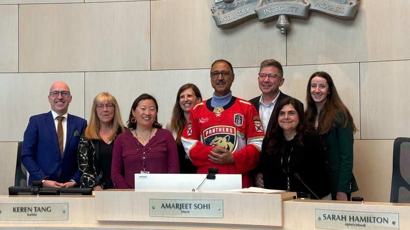 Edmonton Mayor Amarjeet Sohi wore a Florida Panthers jersey during a council meeting on Wednesday, July 3, 2024. (Source: X/@AmarjeetSohiYEG)
