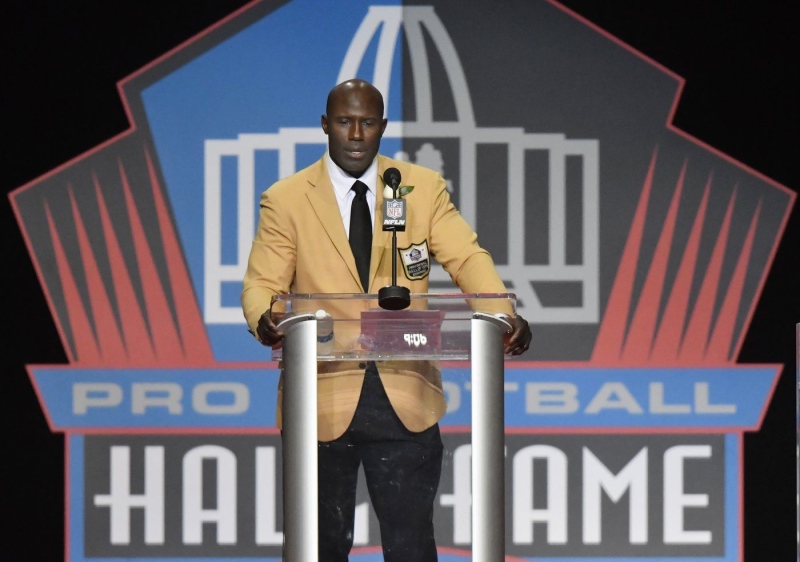  Former NFL player Terrell Davis delivers his speech during induction ceremonies at the Pro Football Hall of Fame, Saturday, Aug. 5, 2017, in Canton, Ohio. (AP Photo/David Richard, File)