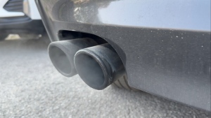 Exhaust coming from a vehicle's tailpipe. (Tyler Fleming/CTV News Ottawa)