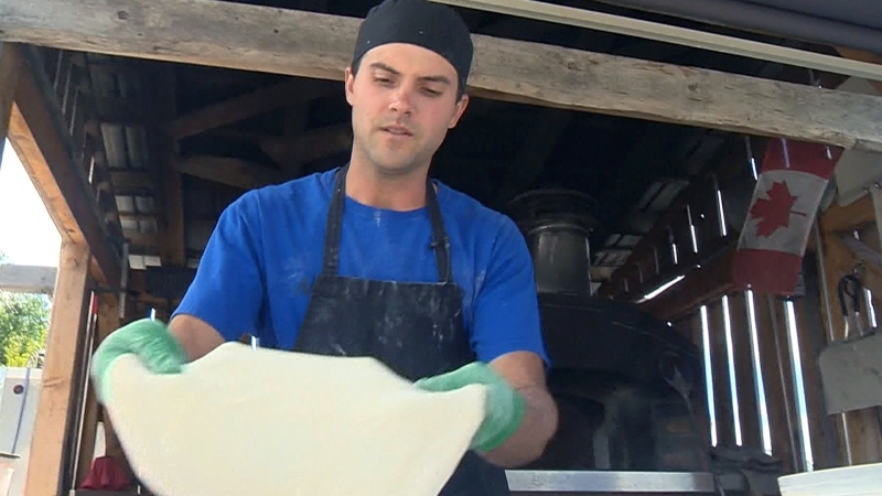 Manitoulin pizza stand proves popular