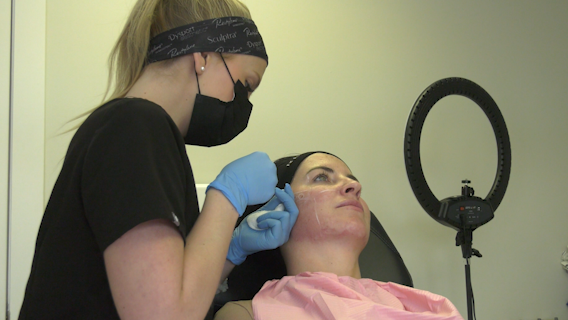 A cosmetic nurse injector practices new techniques at the Bedford Skin clinic in Nova Scotia. (Source: Emma Convey/CTV News Atlantic)