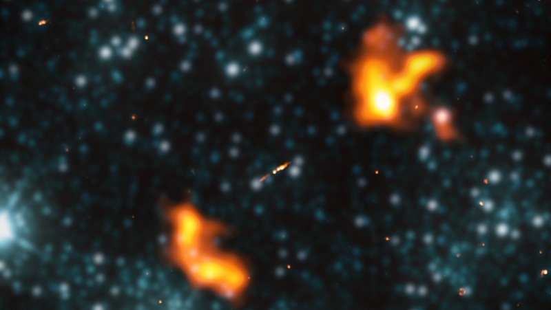 Before the discovery of Porphyrion, the largest known jet system was Alcyoneus, shown in this image taken by LOFAR in 2022. (LOFAR Collaboration/WISE/NASA/JPL-Caltech/Martijn Oei via CNN Newsource)