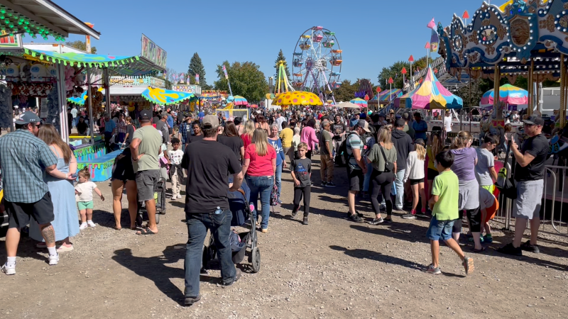 Thousands packed the Carp Fair on Saturday on a warm Saturday, Sept. 28, 2024. (Shauna Vardon/CTV News Ottawa)