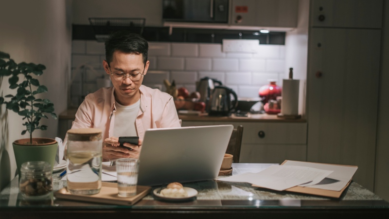 Personal finance contributor Christopher Liew shares some tips for managing financial stress and digging your way out of debt (Getty Images / Edwin Tan)