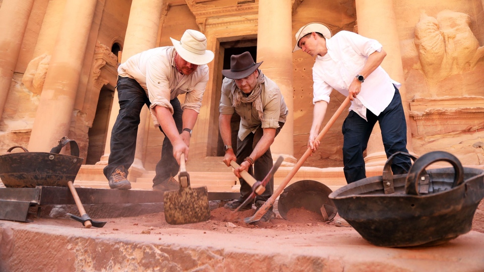 Archaeologists Find 12 Human Skeletons, Secret Tomb In Petra, Jordan ...