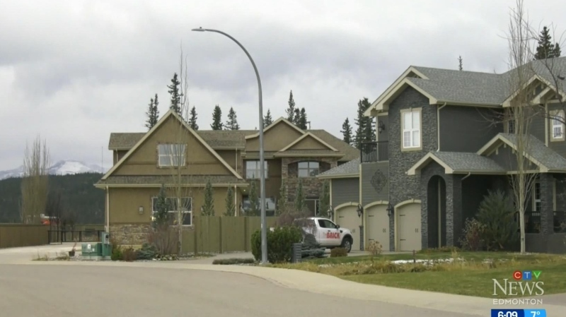 Effects of Jasper fire on housing in Hinton