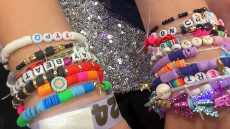 Taylor Swift friendship bracelets