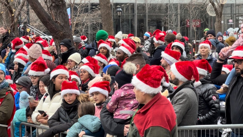 Santa parade delights Montreal crowd