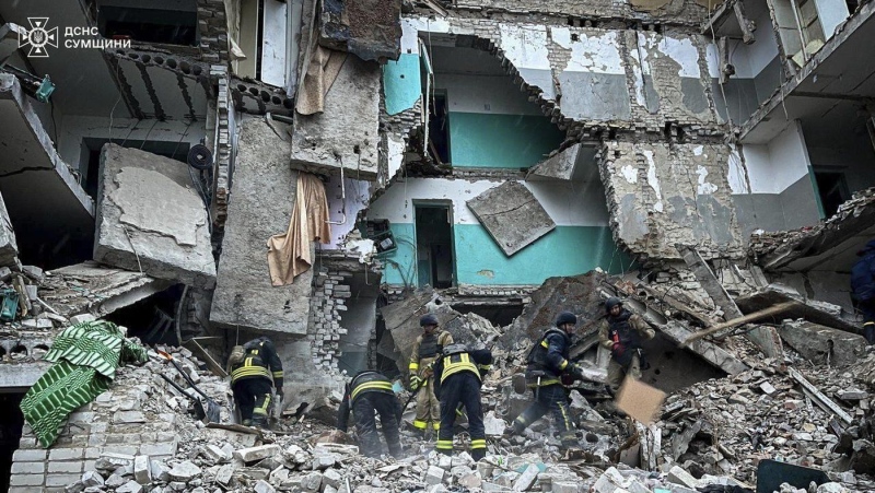 Rescue workers clear the rubble of a residential building destroyed by a Russian strike in Hlukhiv, Ukraine, Nov. 19, 2024. (Ukrainian Emergency Service via AP)