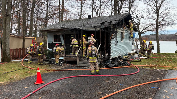 A cottage on Peek A Boo Trail in Tiny Township, Ont., sustains significant damage after a fire on Mon., Nov. 25, 2024. (Source: Dave Flewelling/Tiny Fire Department)