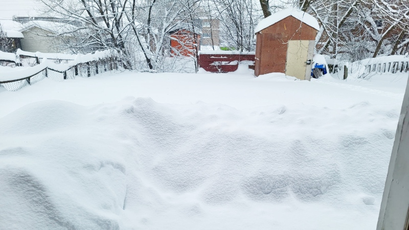 Intense snow squalls off of Lake Superior will briefly shift south of the region before returning late Friday afternoon or this evening. As is common with snow squalls, snowfall amounts will be highly variable with some areas capable of receiving an additional 60 cm. (Photos from social media)