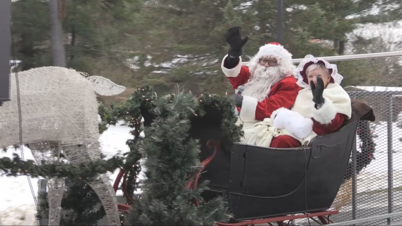 Santa Claus at the Anten Mills Santa Claus Parade in Minesing, Ont., on Sun., Dec 8, 2024 (CTV News/Chris Garry)