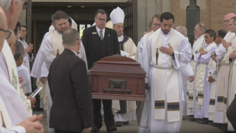 Hundreds gather for memorial service of Fred Henry