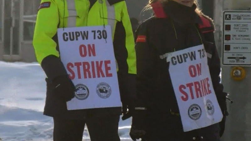 Feds intervene in Canada Post strike