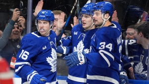 Matthew Knies nets hat trick as Leafs beat Bruins 6-4 in Auston Matthews return