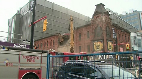 Wall collapse clean up shuts part of Yonge CTV News