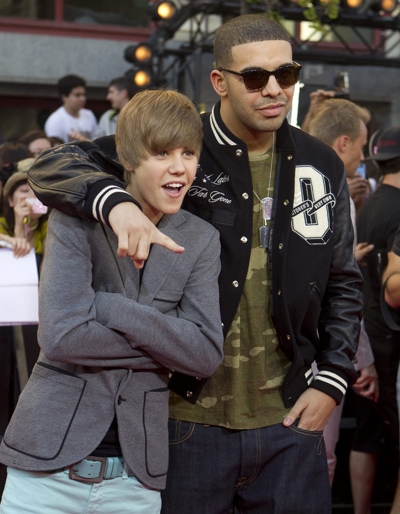 Justin Bieber and Drake pose for a photograph on the red carpet at the MuchMusic Video Awards in Toronto, Sunday, June 20, 2010. (Darren Calabrese / THE CANADIAN PRESS)