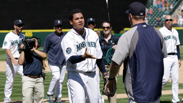 Hernandez tosses perfect game in Seattle's 1-0 win over Rays