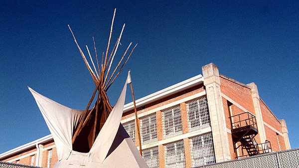 A teepee is situated outside the women's unit of the Saskatchewan Penitentiary in Prince Albert, Sask., Jan.23, 2001. (Thomas Porter / THE CANADIAN PRESS)
